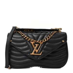 Calfskin New Wave Chain Pm Black #219561L15B